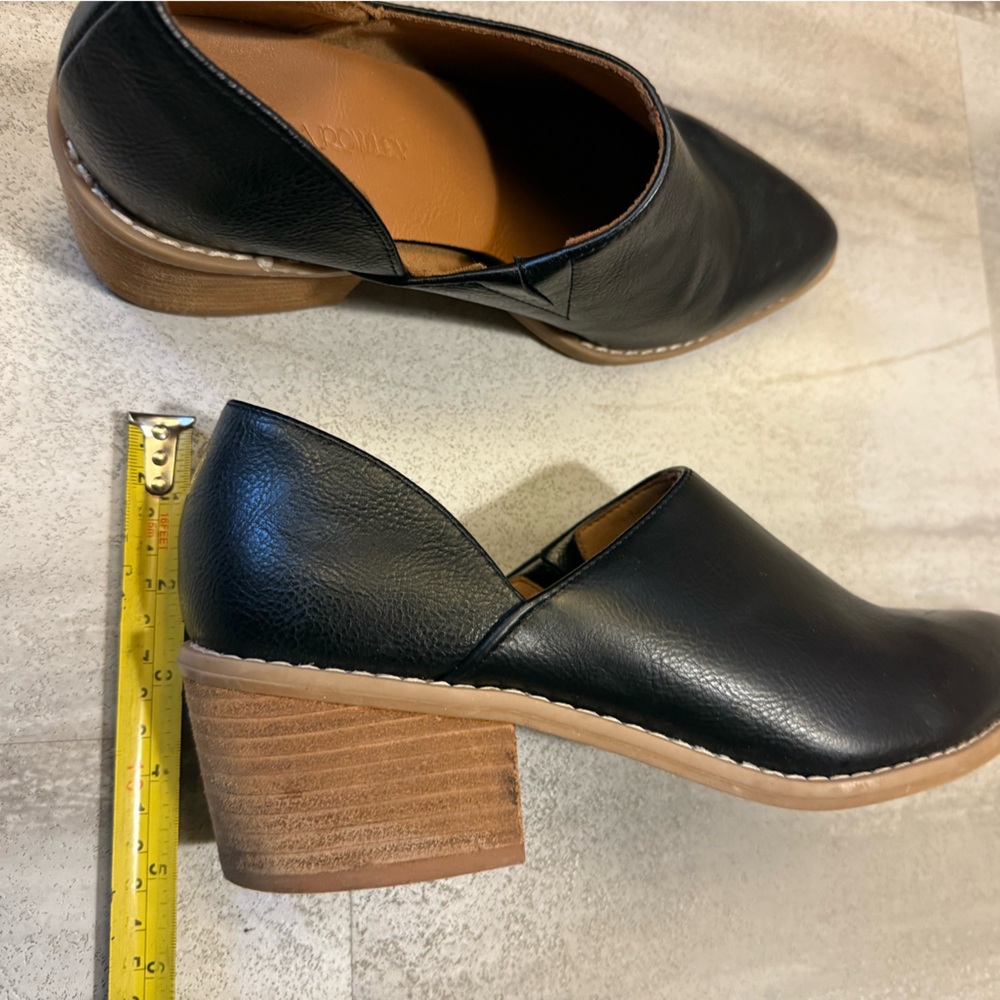 Cynthia Rowley Black Leather Flats - Picture 7 of 7